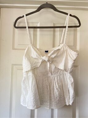 Old Navy— White Tie-Front Sleeveless Peplum Top